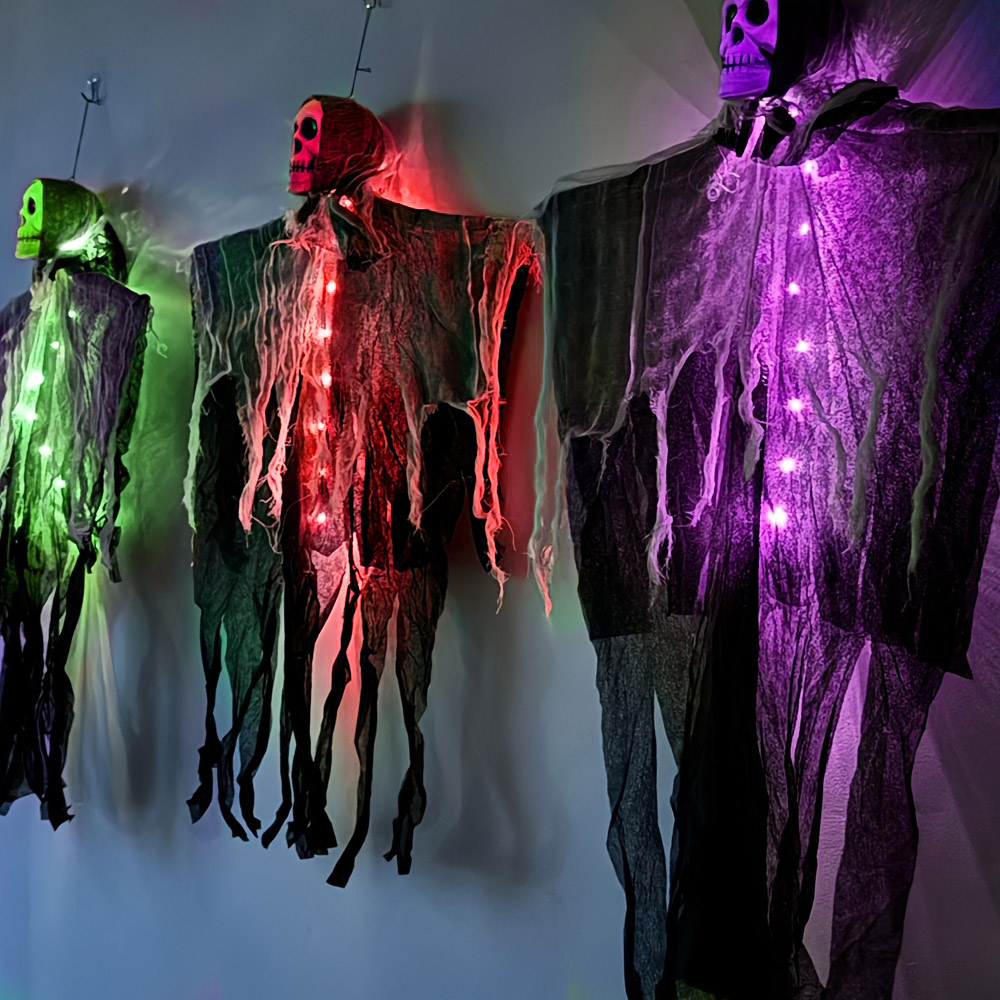 Glowing Scary Ghost Halloween  - Outdoor Lighting On Trees avaliação e preço